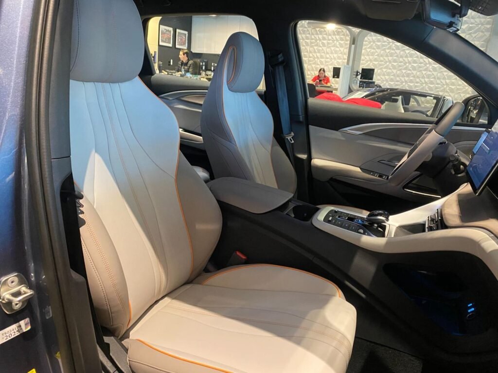 7594192_0_W_ddb18316df