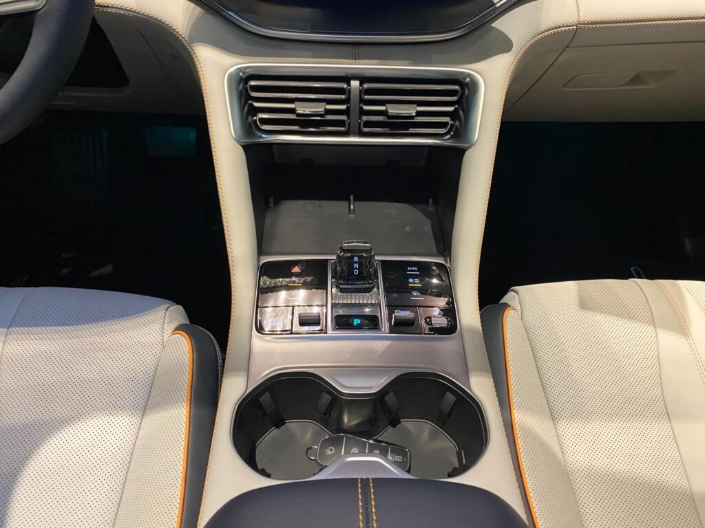 7679892_13_W_c7f0b0dad9